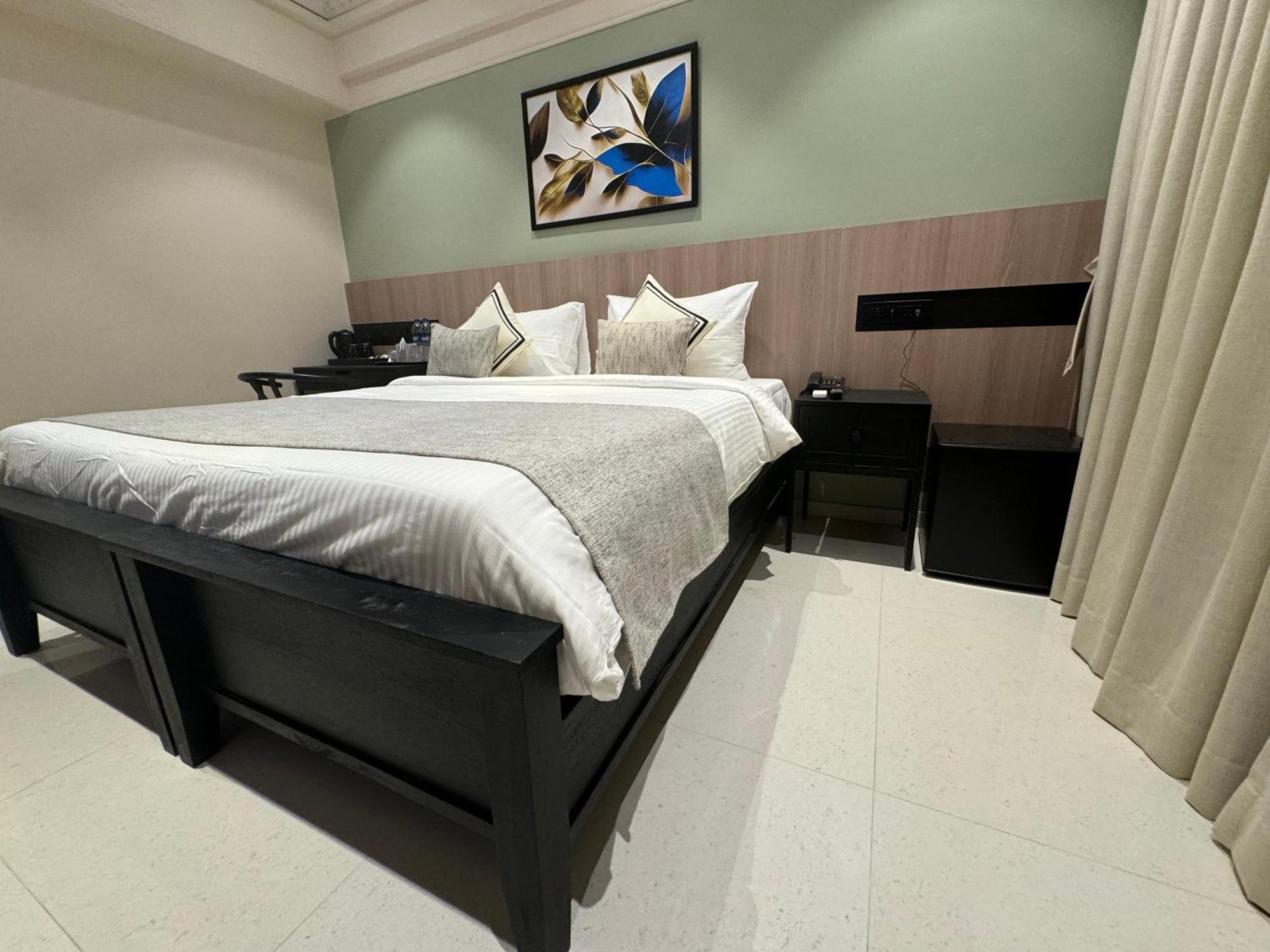 Hotel Mumbai House, Malad Экстерьер фото